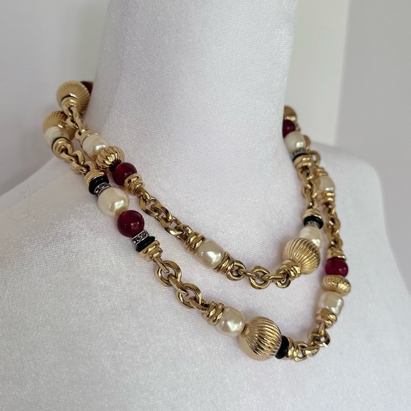 Vintage Ciner Poured Glass and Faux Pearl Necklace - Picture 2 of 15